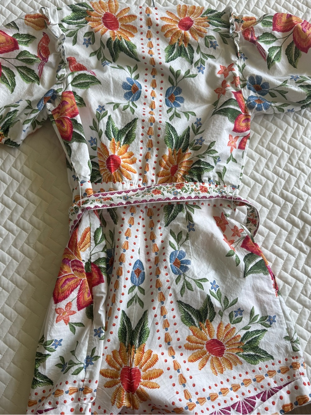 White Floral Embroidered V-Neck Romper - Picture 3 of 6
